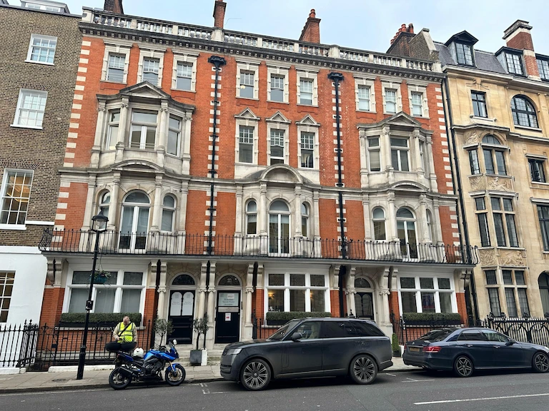 DentAkademi London Clinic